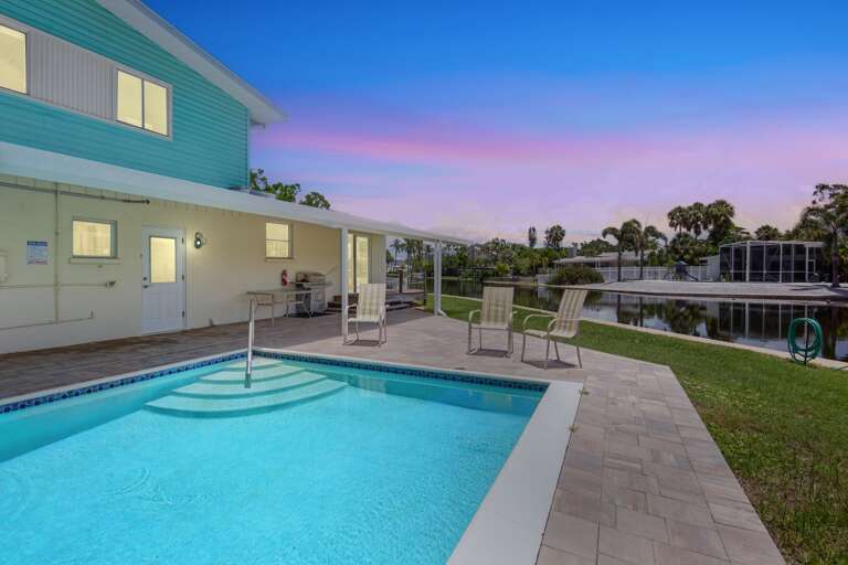 Leona Breeze by Tropical Sands Accommodations