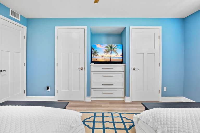 Gulf and Bay Club B110 by Tropical Sands Accommodations