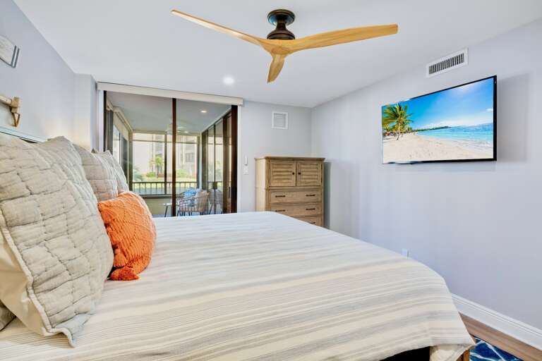 Gulf and Bay Club B110 by Tropical Sands Accommodations