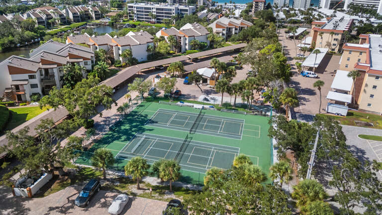 Midnight Cove II by Tropical Sands Accommodations Tennis Courts