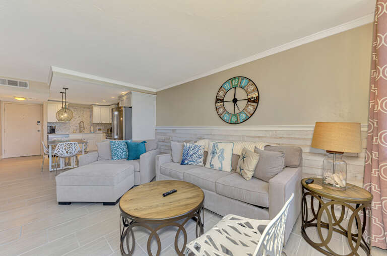 Living Area, Queen and Twin pull-out beds