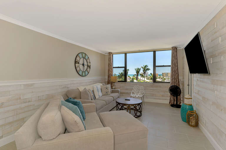 Living Room, Queen and Twin pull-out beds