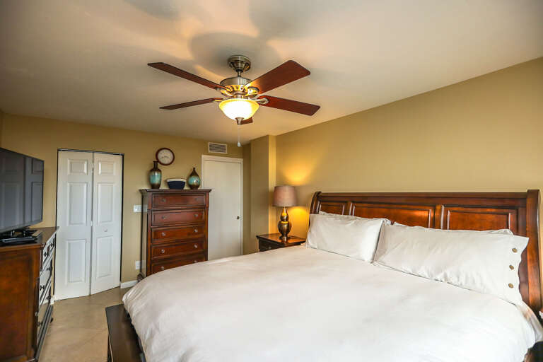 Second Bedroom, King
