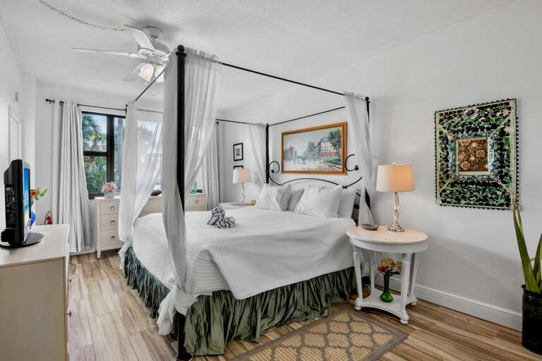Primary Bedroom, King bed