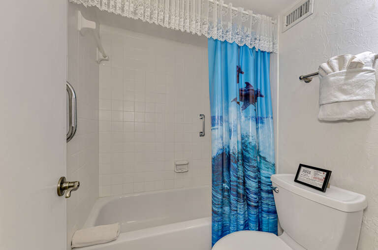 Full Bathroom 1, shower