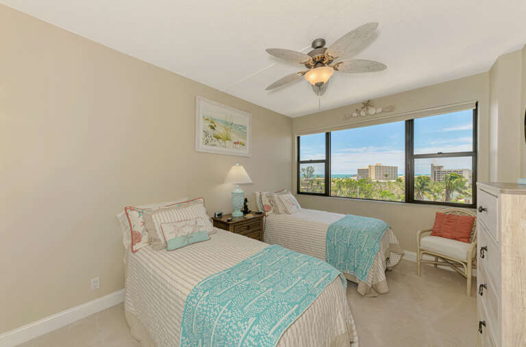 Second Bedroom, Two Twin XL beds