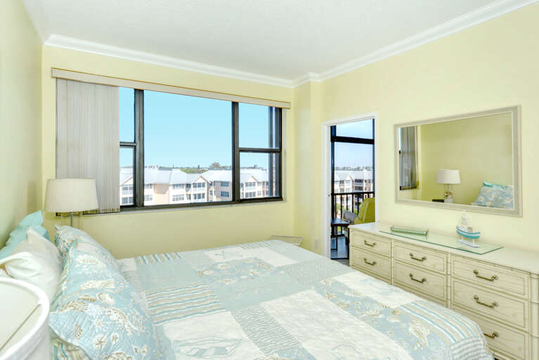 Second Bedroom, King