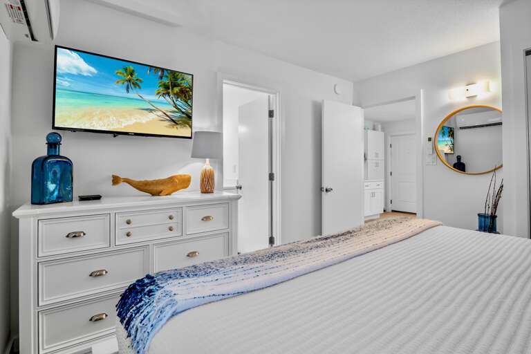 Primary Bedroom, King bed