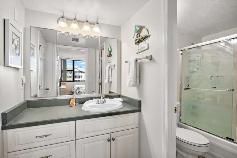 Second Bathroom, Ensuite