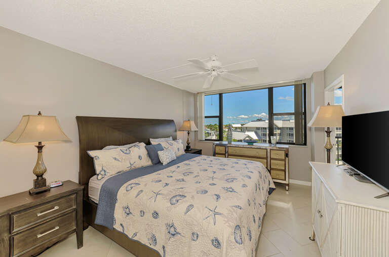 Primary Bedroom, King