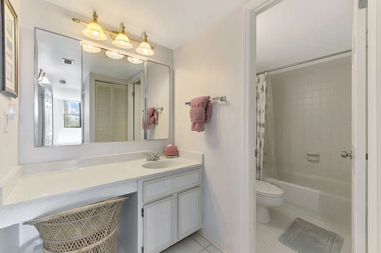 Primary Bathroom, Ensuite