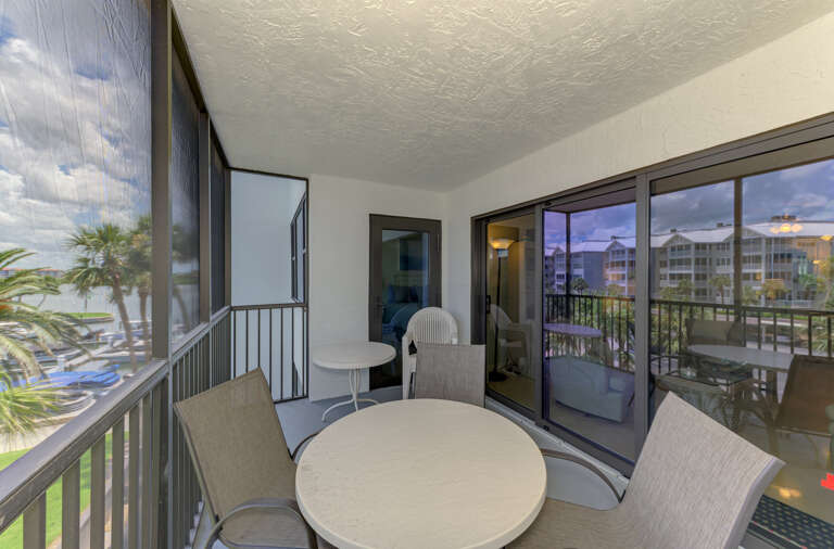 Screened-in Balcony