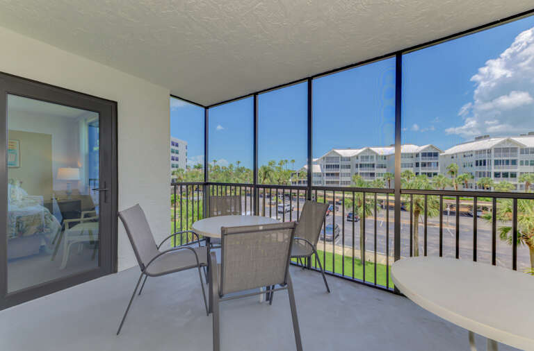 Screened-in Balcony