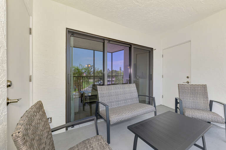 Screened-in Balcony