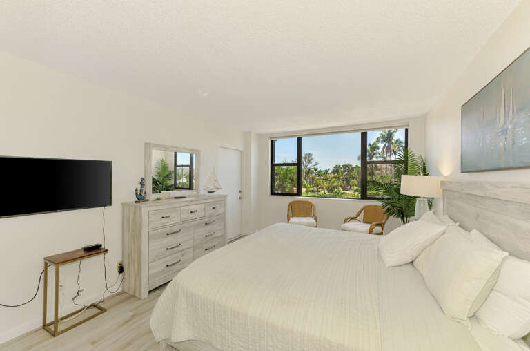Primary Bedroom, King