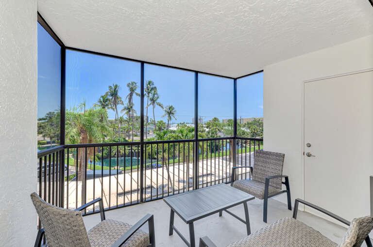 Screened-in Balcony