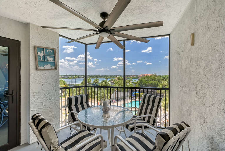 Screened-in Balcony