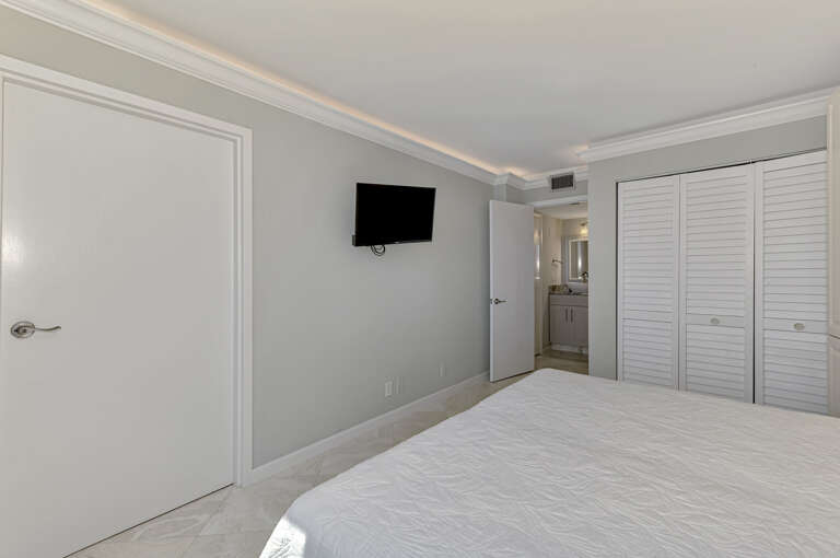 Second Bedroom, King