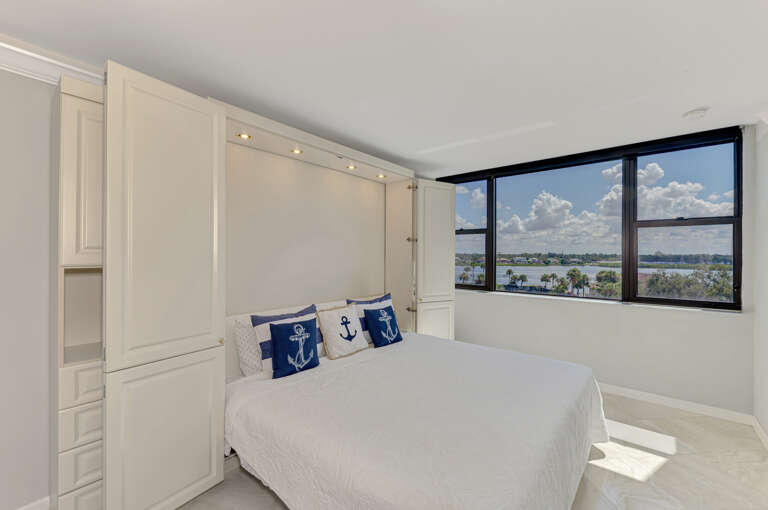 Second Bedroom, King