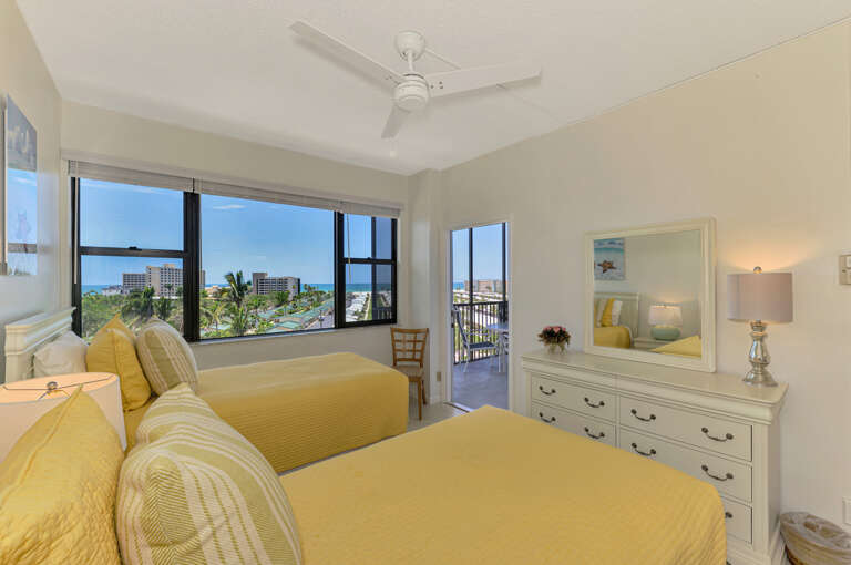 Second Bedroom, Two Twin Beds