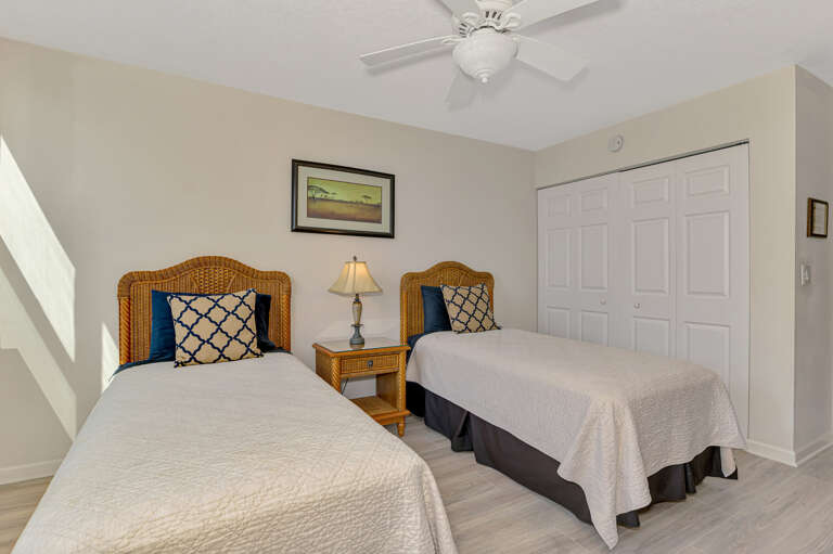 Second Bedroom, Two Twin beds