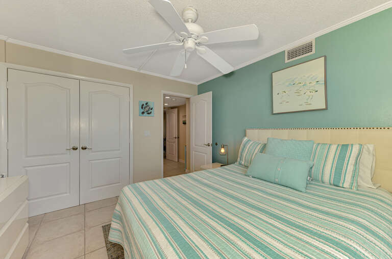 Second Bedroom, Queen bed