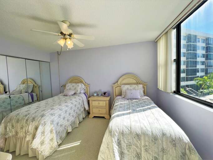 Second Bedroom, Two Twin beds