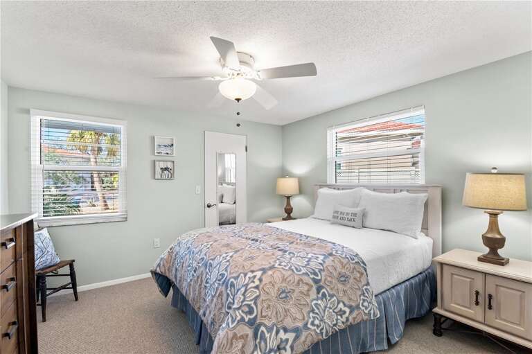Second Bedroom, Queen bed