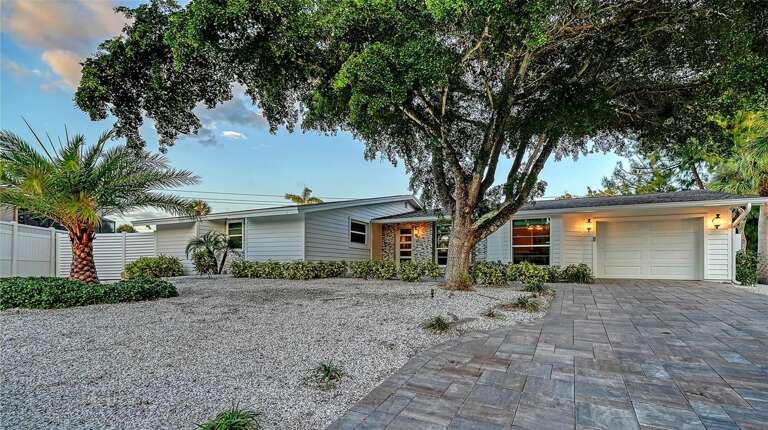 The Coastal Nest by Tropical Sands Accommodations