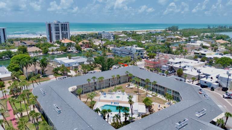Lido Beach Oasis by Tropical Sands Accommodations