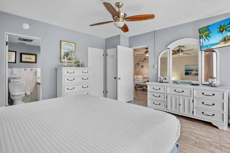 Primary Bedroom, King bed