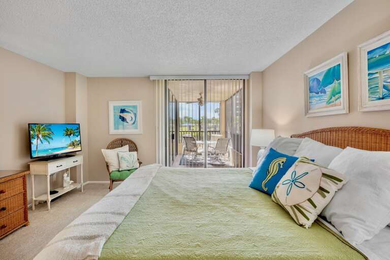 Gulf and Bay Club D101 by Tropical Sands Accommodations