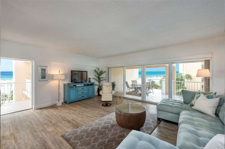 T42 Living Area 1