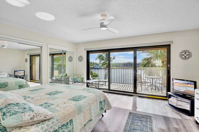 Midnight Cove II 220D
