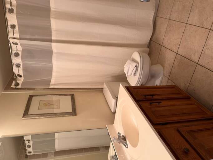 955 Guest Bath