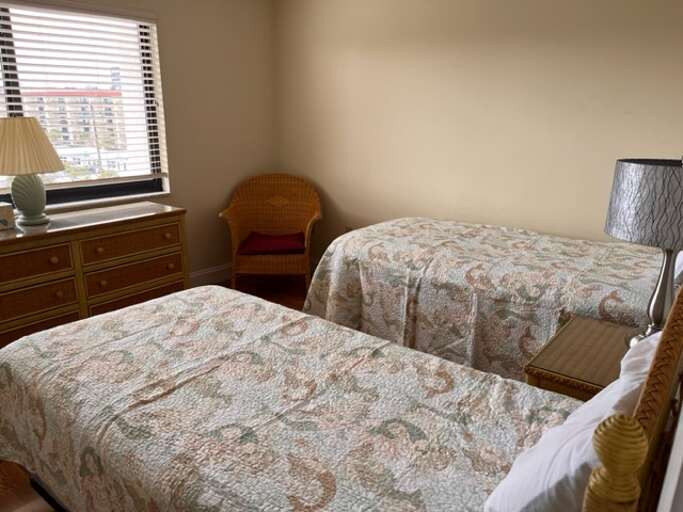 955 Guest Bed 2