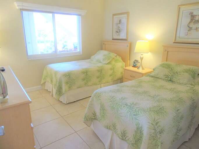 Second Bedroom - Two twin beds