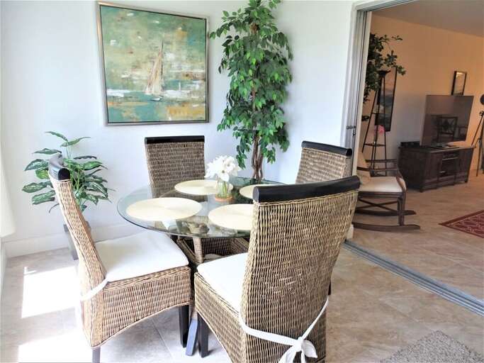 Additional Dining Area