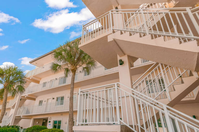 Sunset Royale - Tropical Sands Accommodations