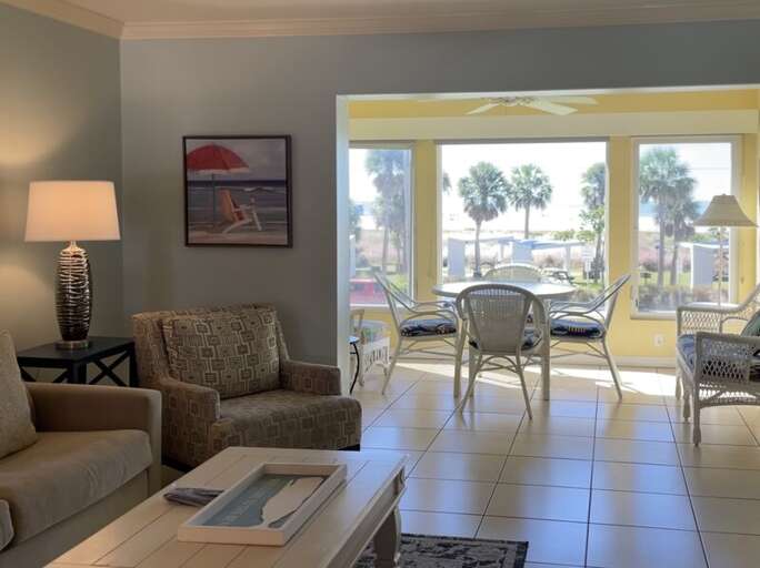Private enclosed lanai