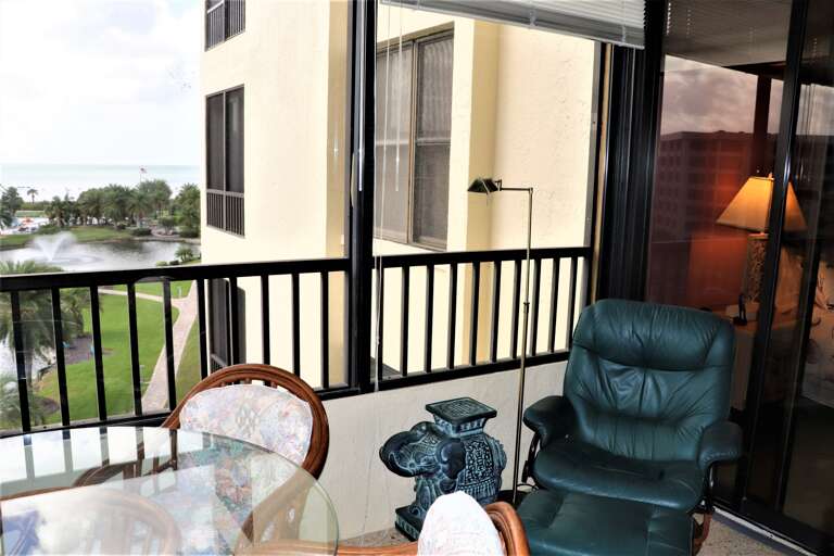 Lanai Seating