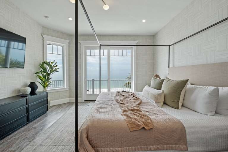 Eighth Bedroom, King