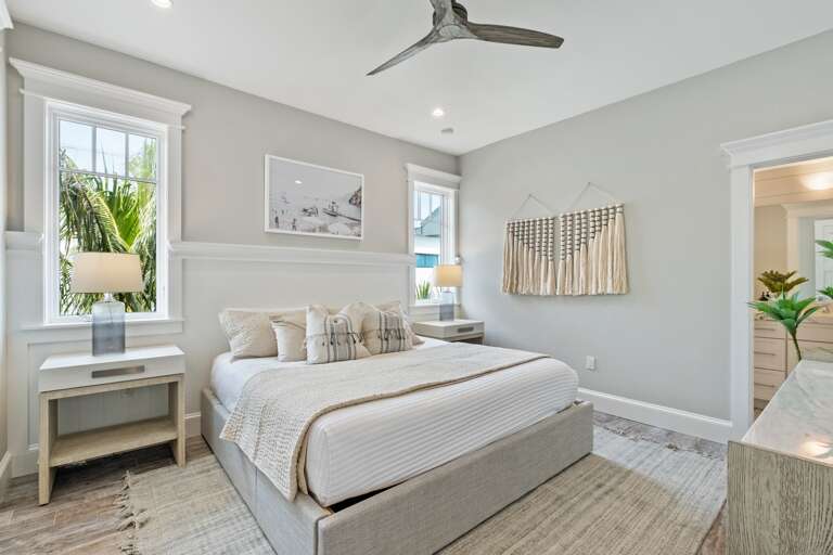 Sixth Bedroom, King