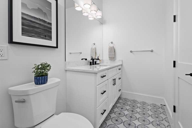 Sixth Bedroom, Ensuite