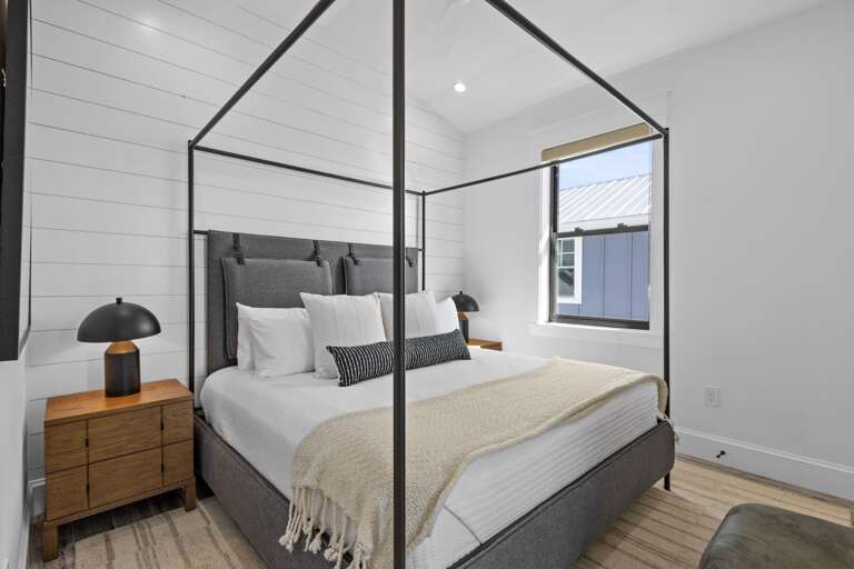 Seventh Bedroom, King