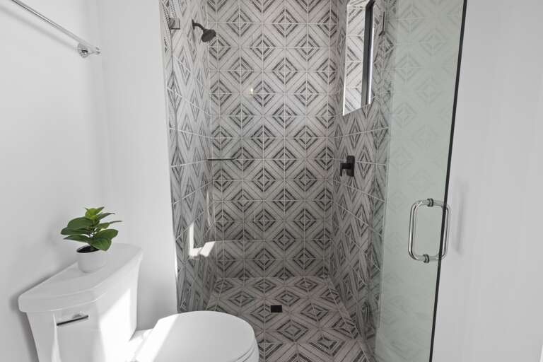Seventh Bedroom, Ensuite