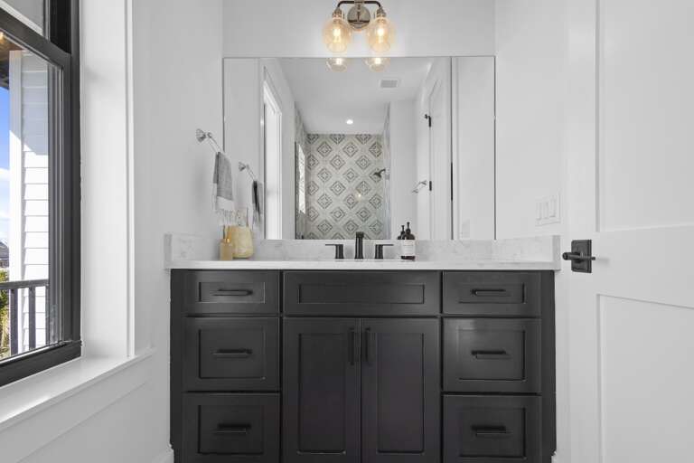 Seventh Bedroom, Ensuite