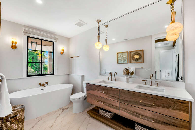 Master En-Suite