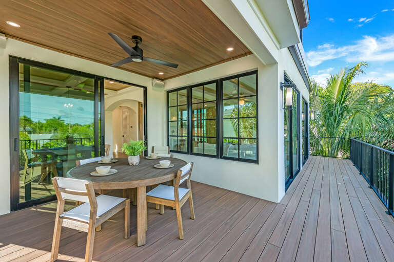 Balcony - Outdoor Dining