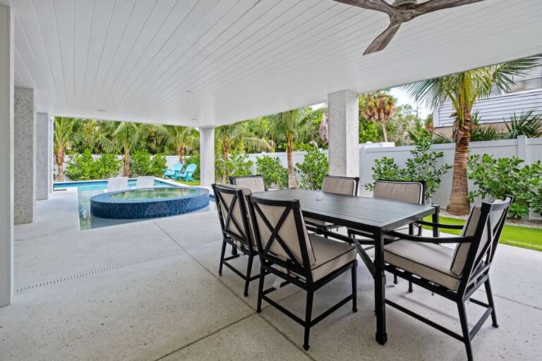 Outdoor Dining and Spa